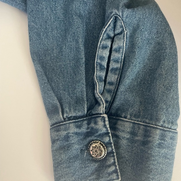 Tantrum Blues Denim Jean Jacket Embroidered Animal Print Size L Animal Kingdom - Picture 4 of 9